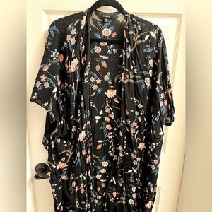Torrid Floral Short Sleeve Duster - Size 1/2